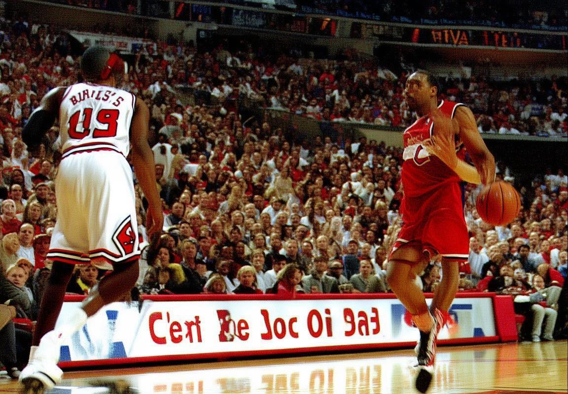 2003年NBA季后赛：奇才VS公牛经典对决解析(图1)